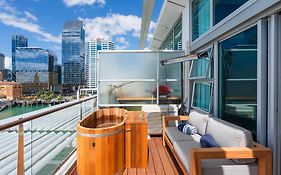 Penthouse Apartment With Stunning Harbour Views
